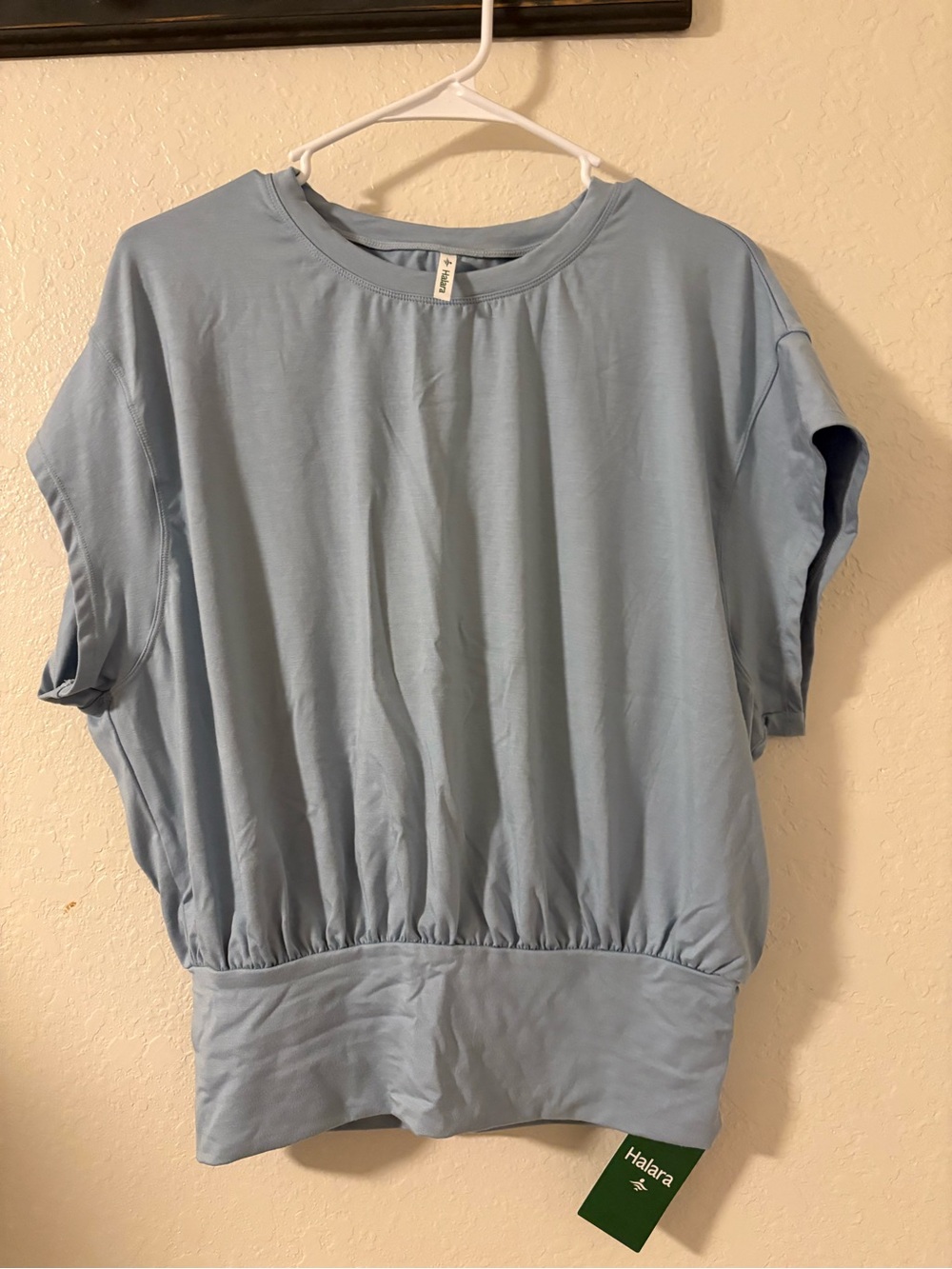 NWT Halara size L Light Blue Short Sleeve Pullover